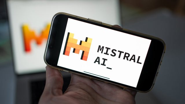 ASML invests in Mistral AI: a step towards European digital sovereignty